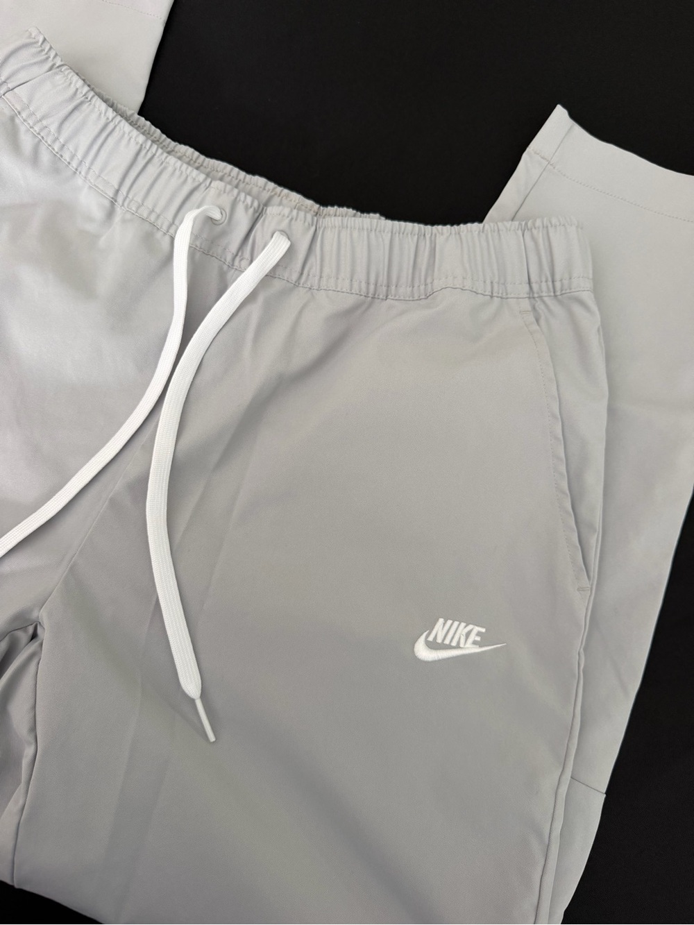 Nike Men’s Gray Zipper Leg Pants. Size Large